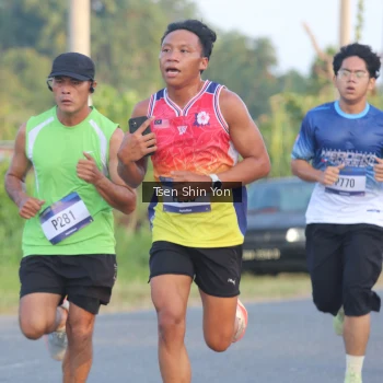 Runner Photo 3487389