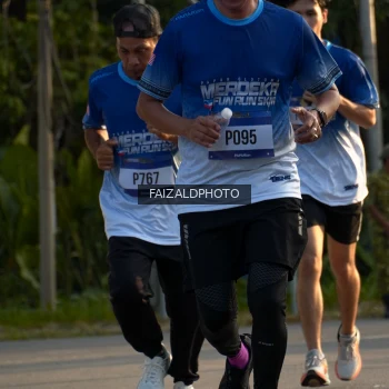 Runner Photo 3487518