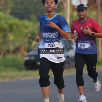 Runner Photo 3487657