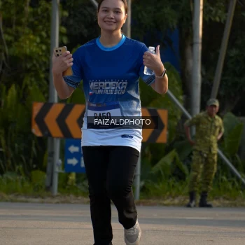 Runner Photo 3487773