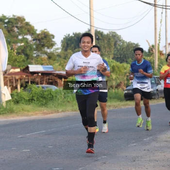 Runner Photo 3487800