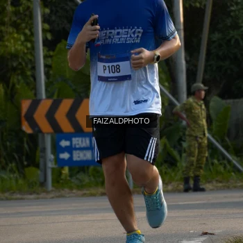 Runner Photo 3487885