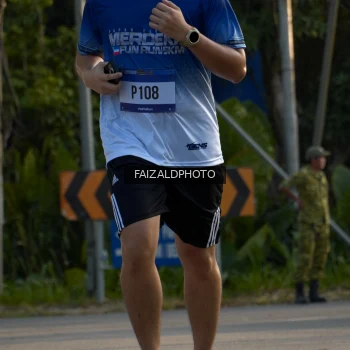 Runner Photo 3487910