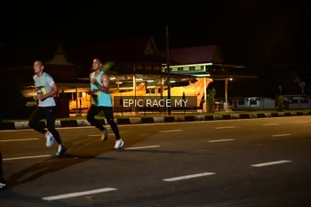 Runner Photo 3493100