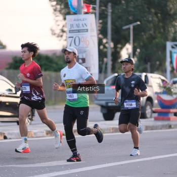Runner Photo 3493843