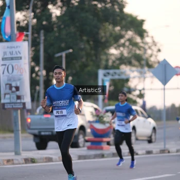 Runner Photo 3494365