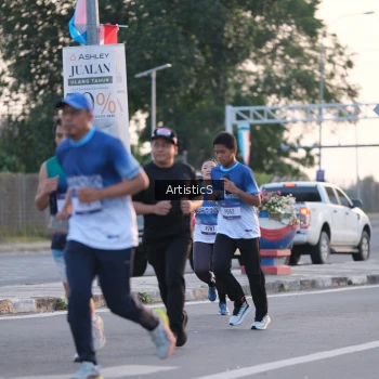 Runner Photo 3495396