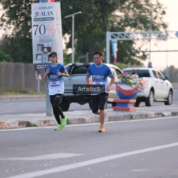 Runner Photo 3495617