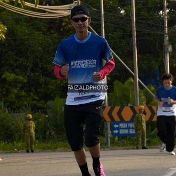 Runner Photo 3497772