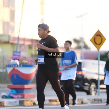 Runner Photo 3499853