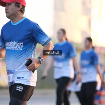 Runner Photo 3499911