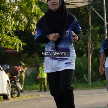 Runner Photo 3500008