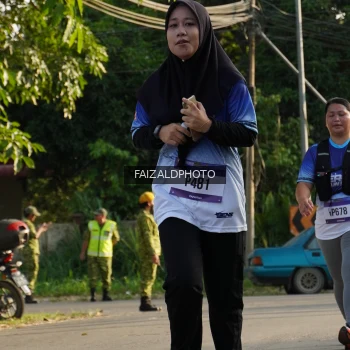 Runner Photo 3500009
