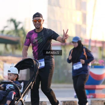 Runner Photo 3500024