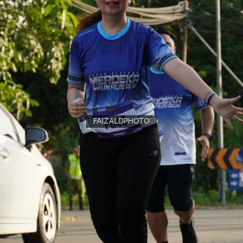Runner Photo 3500048