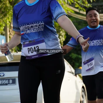 Runner Photo 3500055