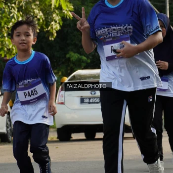 Runner Photo 3500077