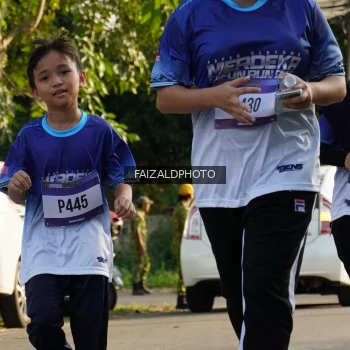 Runner Photo 3500084