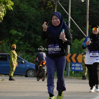 Runner Photo 3500153