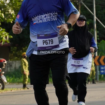 Runner Photo 3500393