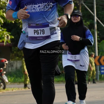 Runner Photo 3500397