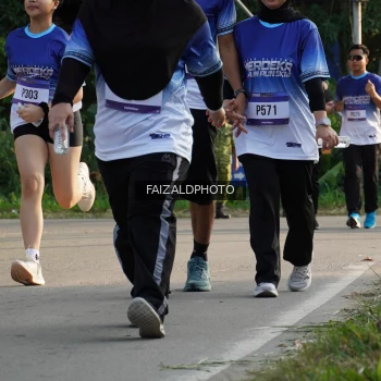 Runner Photo 3500439