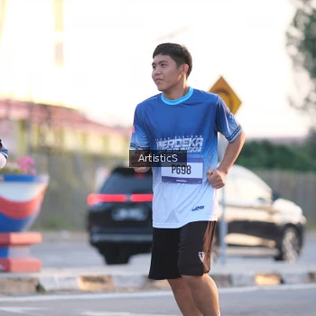 Runner Photo 3500453