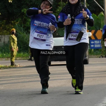 Runner Photo 3500474