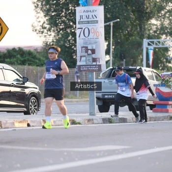 Runner Photo 3500716