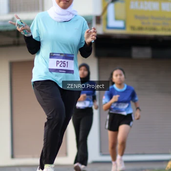Runner Photo 3500720