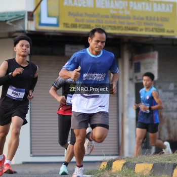 Runner Photo 3500741