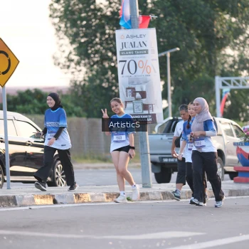 Runner Photo 3500755