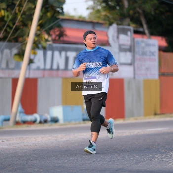 Runner Photo 3500909