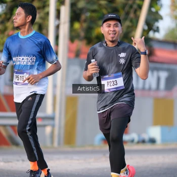 Runner Photo 3501493