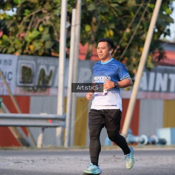 Runner Photo 3502042