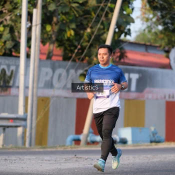 Runner Photo 3502076