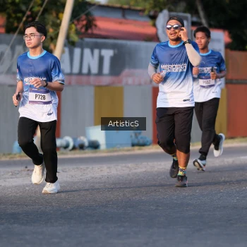 Runner Photo 3502150