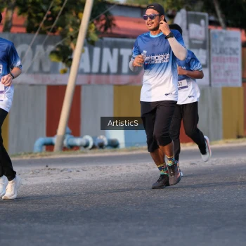 Runner Photo 3502181