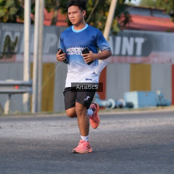 Runner Photo 3502478