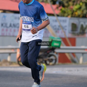 Runner Photo 3502537