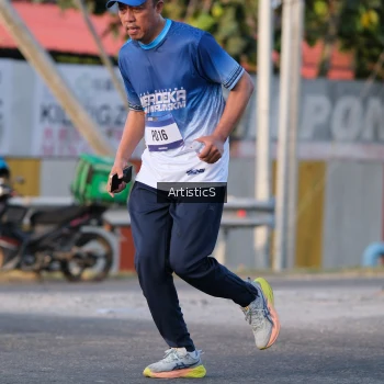 Runner Photo 3502693