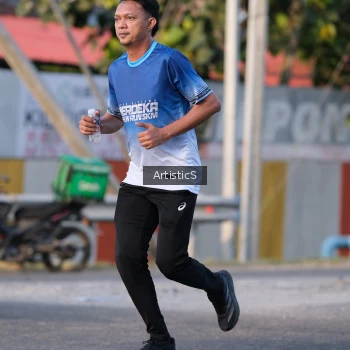 Runner Photo 3502717