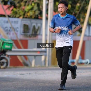 Runner Photo 3502750