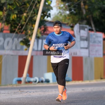 Runner Photo 3502756