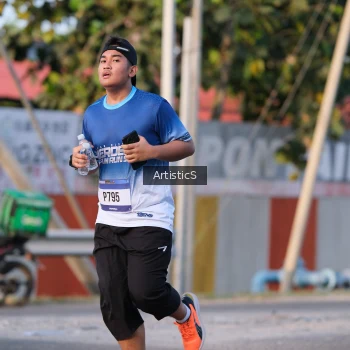 Runner Photo 3502778