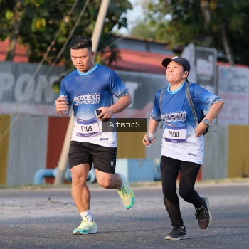 Runner Photo 3503330