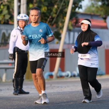 Runner Photo 3504416
