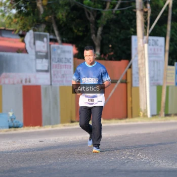 Runner Photo 3504486