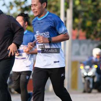 Runner Photo 3504559