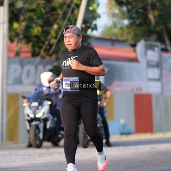 Runner Photo 3504572